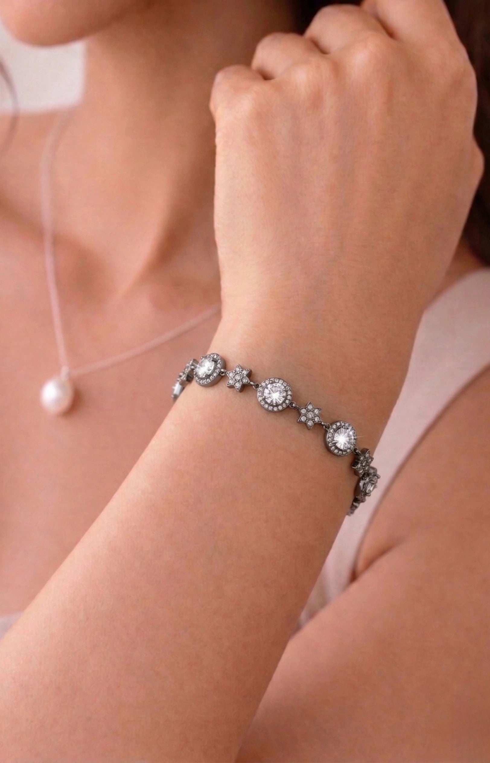 Six-Leaf Flower Zircon Bracelet