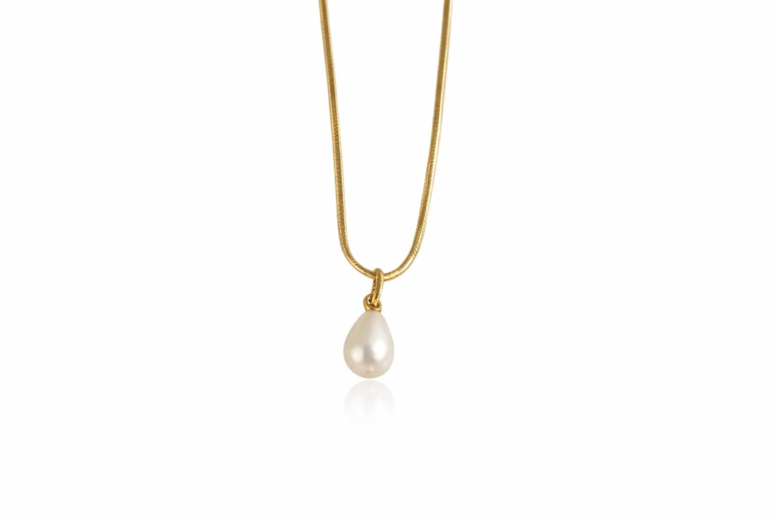 Zévora Pearl Essence Necklace