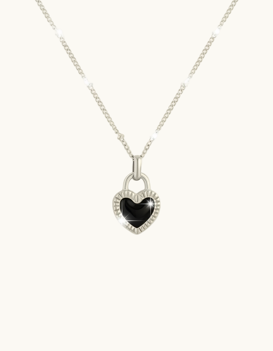 Retro Heart Pendant Necklace