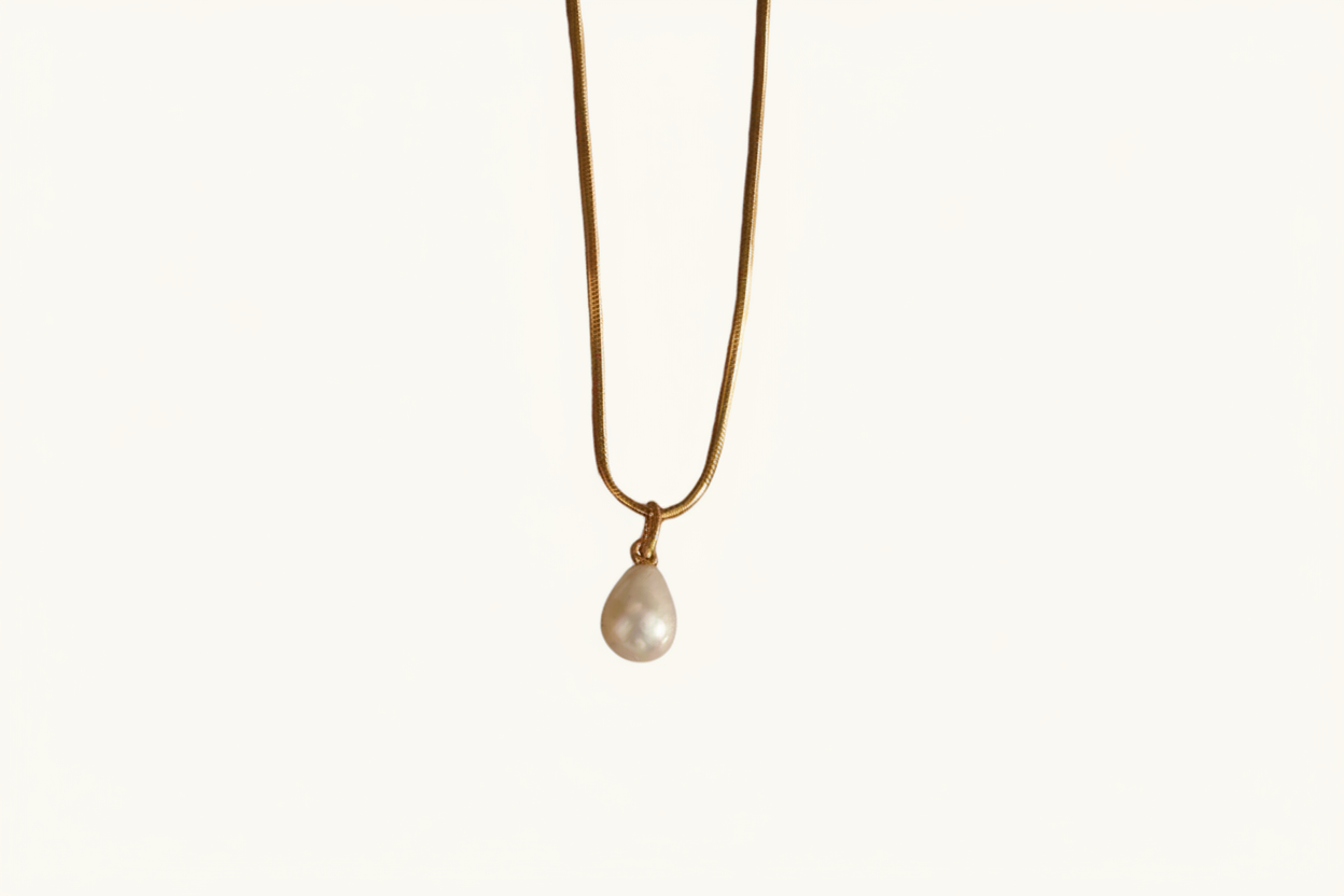 Zévora Pearl Essence Necklace