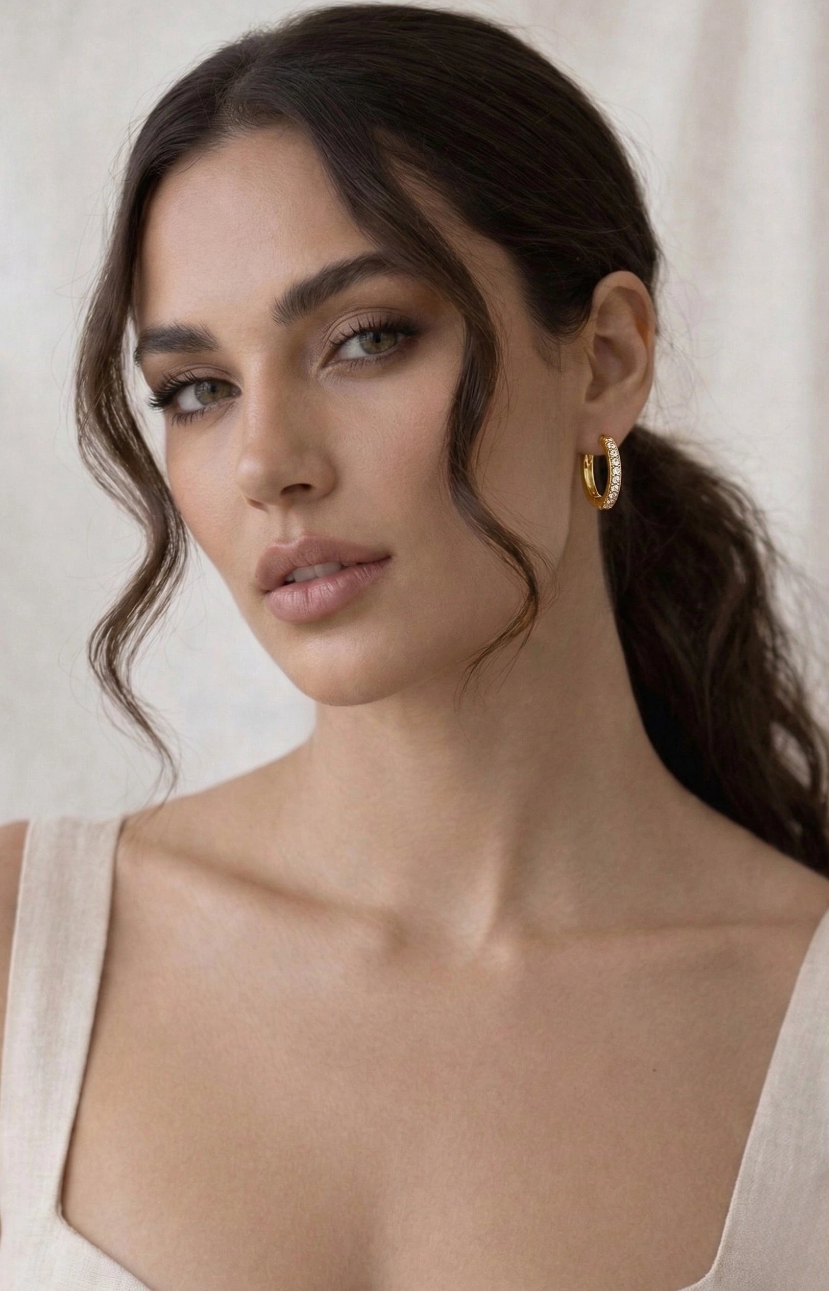 Zévora Aura Solid Hoop Earrings